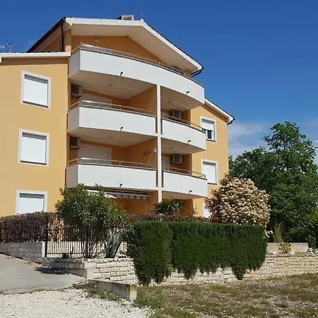 Nena Guest house 3*