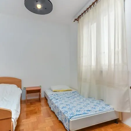 Guest house Nena Karigador