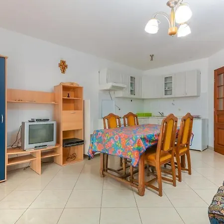Nena Guest house 3*