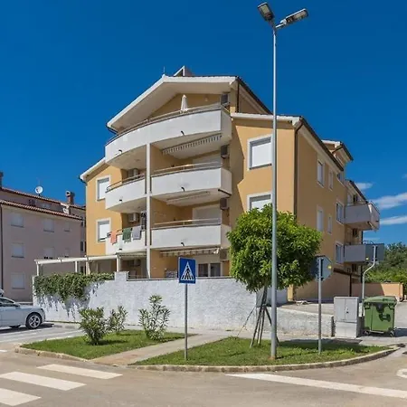 Nena Guest house 3*