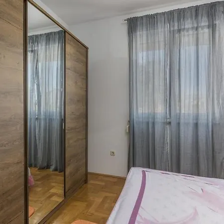 Nena Guest house 3*