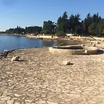 Gostinjska kuća Nena Karigador