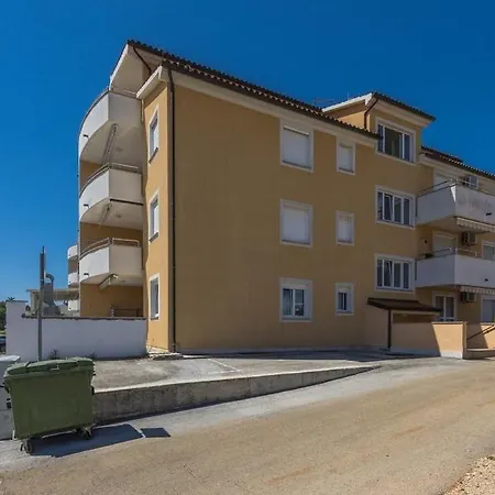Gostinjska kuća Nena Karigador